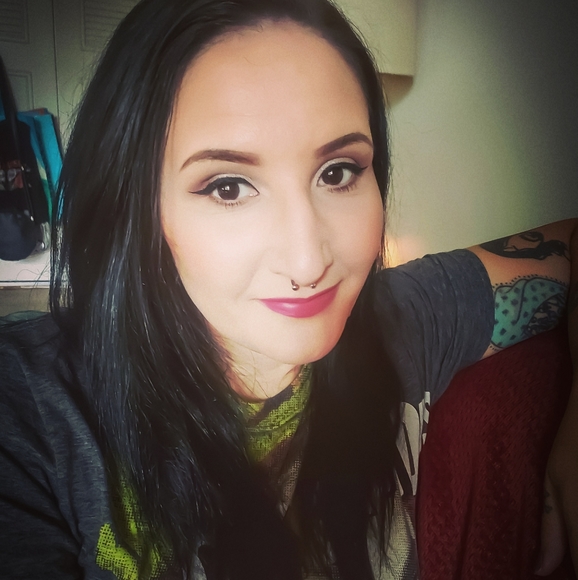 Meet your Posher, Melissa - Picture 1 of 1